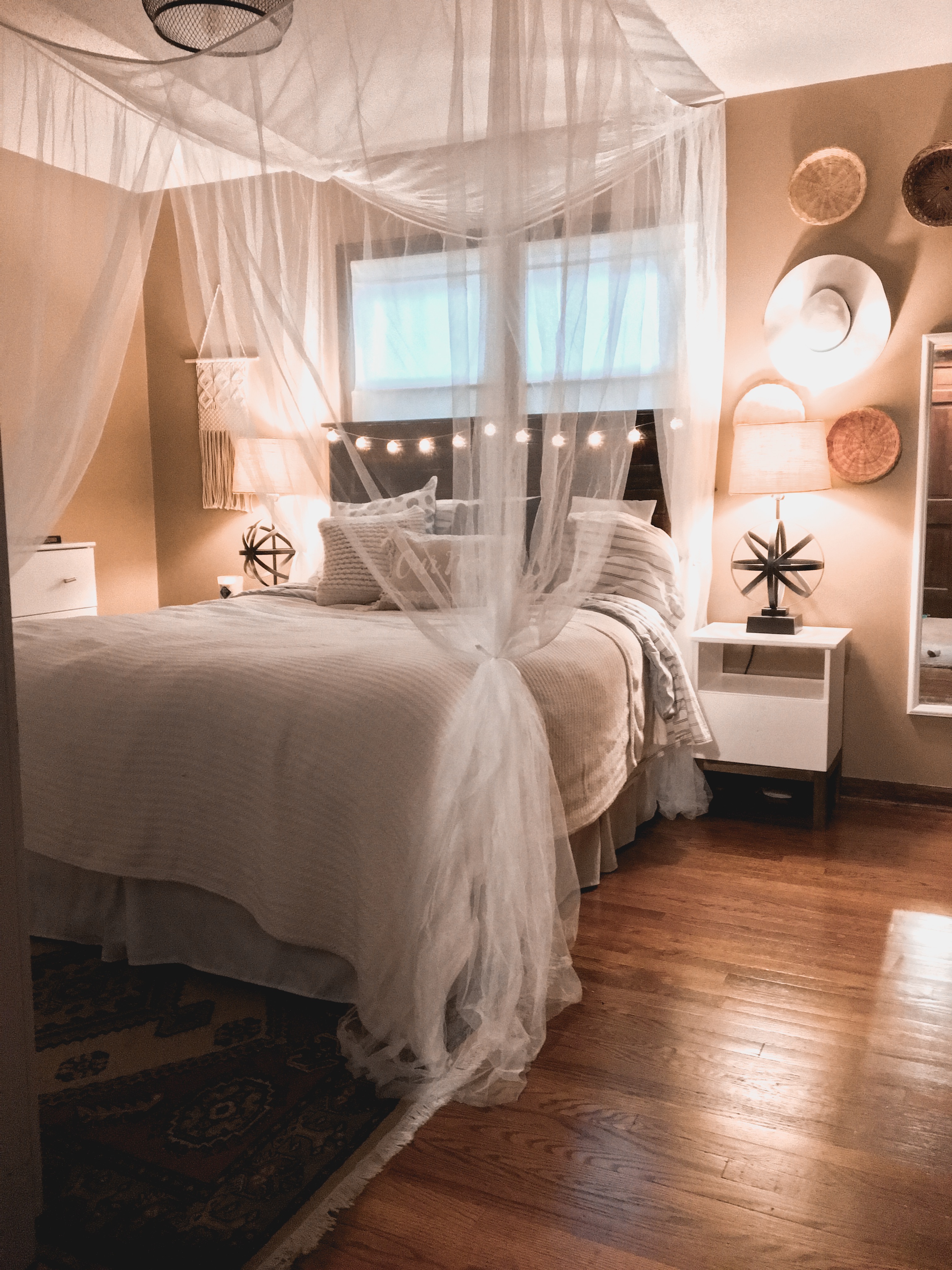 boho bedroom with canopy bed