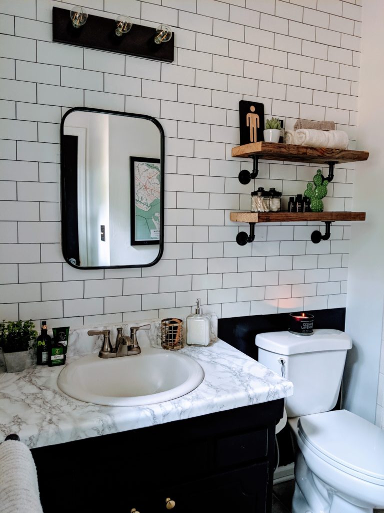 $200 Industrial Farmhouse Bathroom makeover •